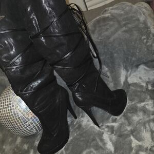 Elegant Black Knee-High Boots